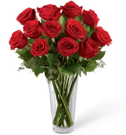 red-roses-in-a-vase